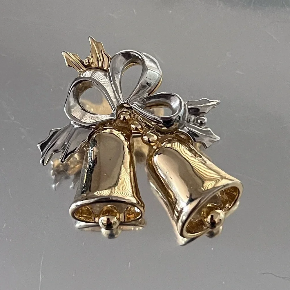 BROOCH Holiday Gold and Silver Bells with Bows